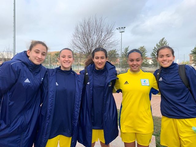 De izquierda a derecha está Joseline Pérez, Carolina Bravo, Janet Abreut, Ainhoa Delgado (UD Lanzarote) y Jennifer López, en una convocatoria de la Selección Canaria Sub 17 De izquierda a derecha está Joseline Pérez, Carolina Bravo, Janet Abreut, Ainhoa Delgado y Jennifer López de la sub 17.